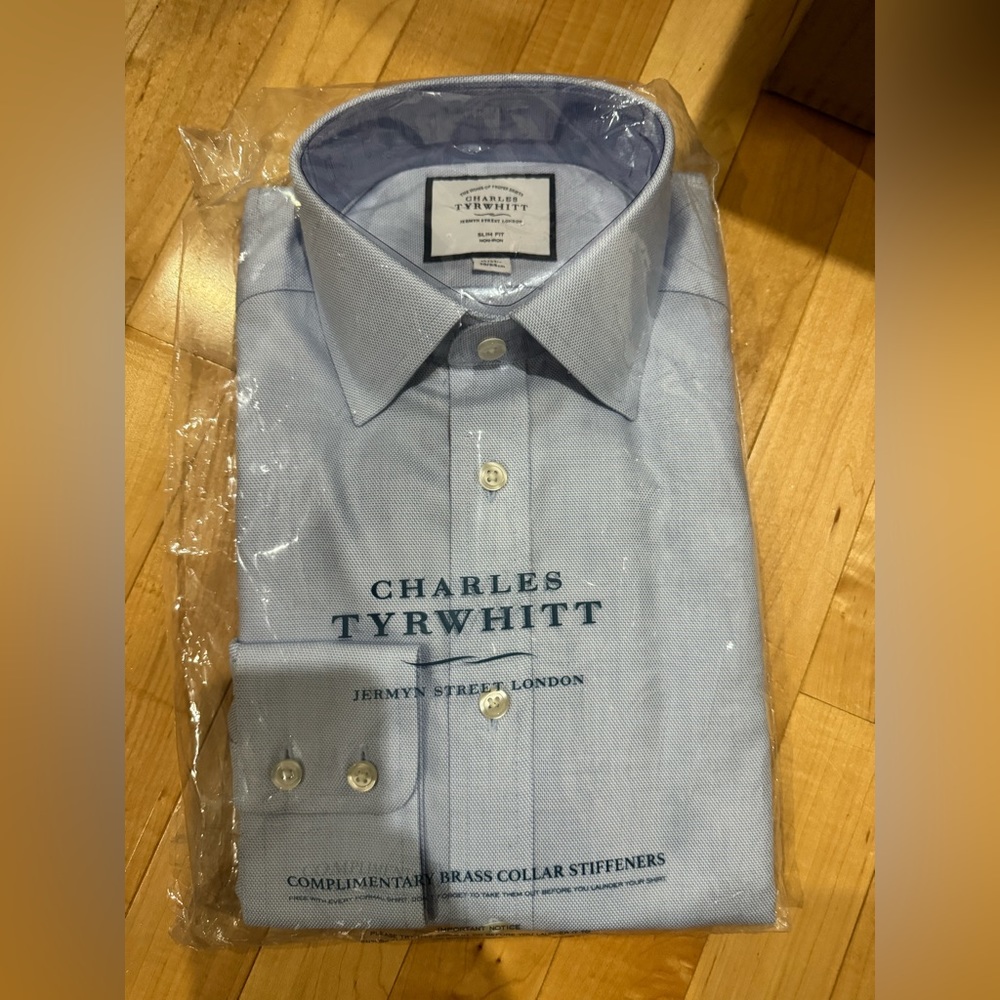 Charles Tyrwhitt Slim Semi-Spread Collar Non-Iron Weave Shirt - Sky Blue